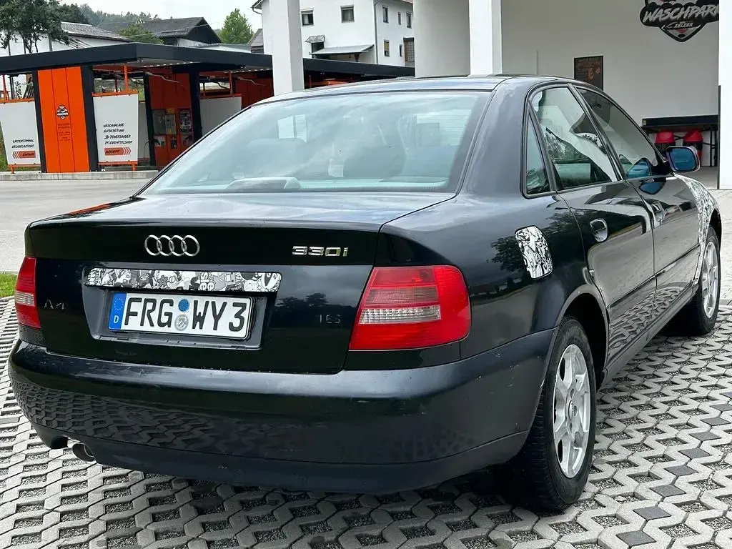 Gebraucht Audi A4 101 PS (74 kW) 1999 Schwarz Limousine