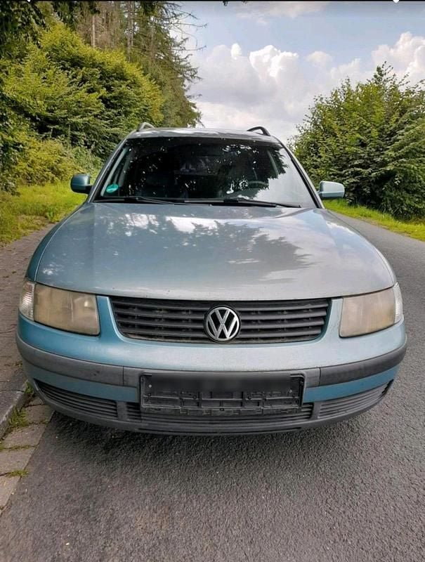 Grün Gebraucht 1998 VW Passat Kombi | 380 € (Superpreis) - Bild 1/4