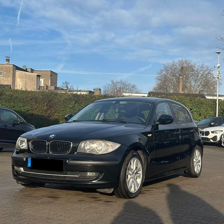 Gebraucht BMW 116 122 PS (89 kW) 2010 Schwarz Kleinwagen