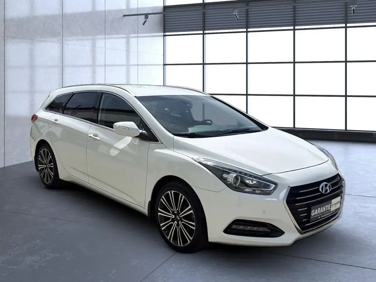 Gebraucht Hyundai i40 165 PS (121 kW) 2017 Weiß Kombi