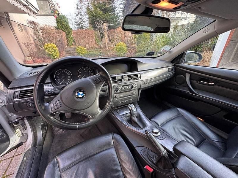 Gebraucht BMW 325 218 PS (160 kW) 2006 Silber Coupé