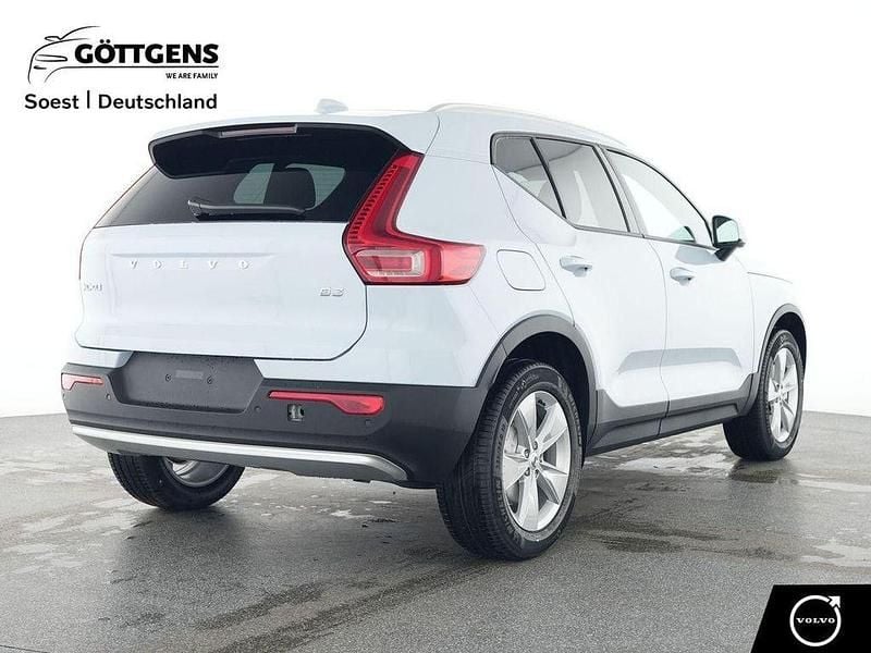 Gebraucht Volvo XC40 Core 163 PS (119 kW) 2025 Blau SUV