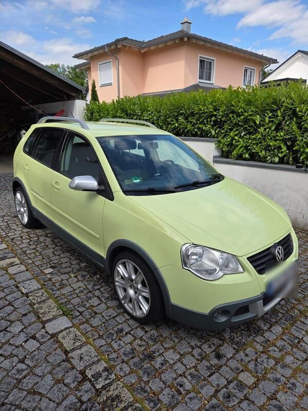 Grün Gebraucht 2006 VW Polo Cross Kleinwagen | 1.990 € (Superpreis) - Bild 1/4