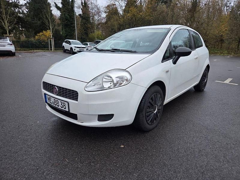 Weiß Gebraucht 2008 Fiat Grande Punto Dynamic Kleinwagen | 2.199 € (Fairer Preis) - Bild 1/4