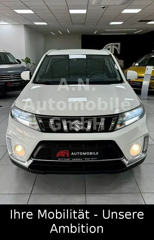 Gebraucht Suzuki Vitara 129 PS (94 kW) 2021 Weiß SUV