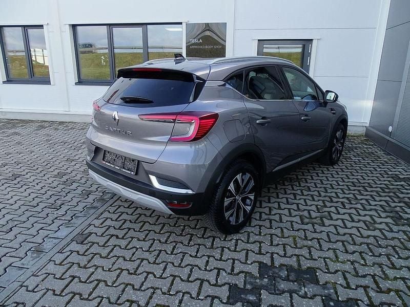 Używany Renault Captur Techno 140 KM (102 kW) 2024 Szary SUV