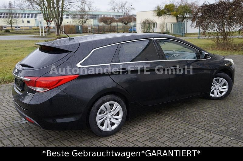 Gebraucht Hyundai i40 Comfort 135 PS (99 kW) 2012 Schwarz Kombi