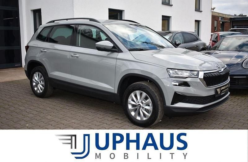 Grau Neu 2025 Skoda Karoq Selection SUV | 32.680 € (Guter Preis) - Bild 1/4