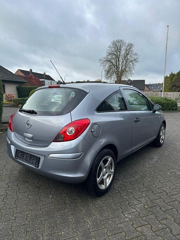 Grau Gebraucht 2010 Opel Corsa Limousine | 1.899 € (Guter Preis) - Bild 1/4