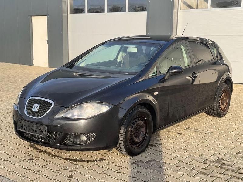 Schwarz Gebraucht 2009 Seat Leon Stylance Limousine | 2.499 € (Superpreis) - Bild 1/4
