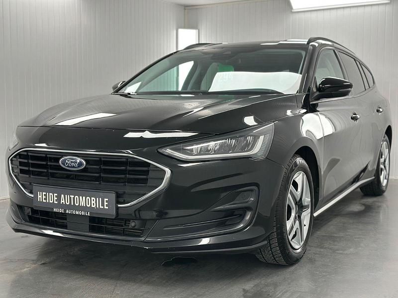 Schwarz Gebraucht 2022 Ford Focus Cool & Connect Kombi | 13.900 € (Guter Preis) - Bild 1/4
