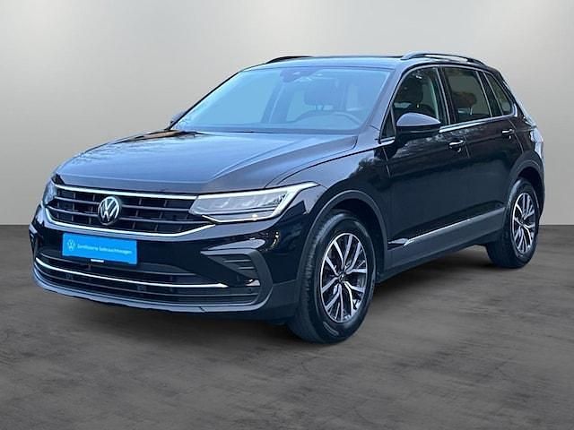 Gebraucht VW Tiguan Life 150 PS (110 kW) 2022 Deep black perleffekt SUV