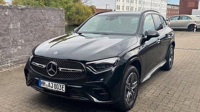 Schwarz Gebraucht 2023 Mercedes GLC300e Premium SUV | 58.000 € (Superpreis) - Bild 1/4