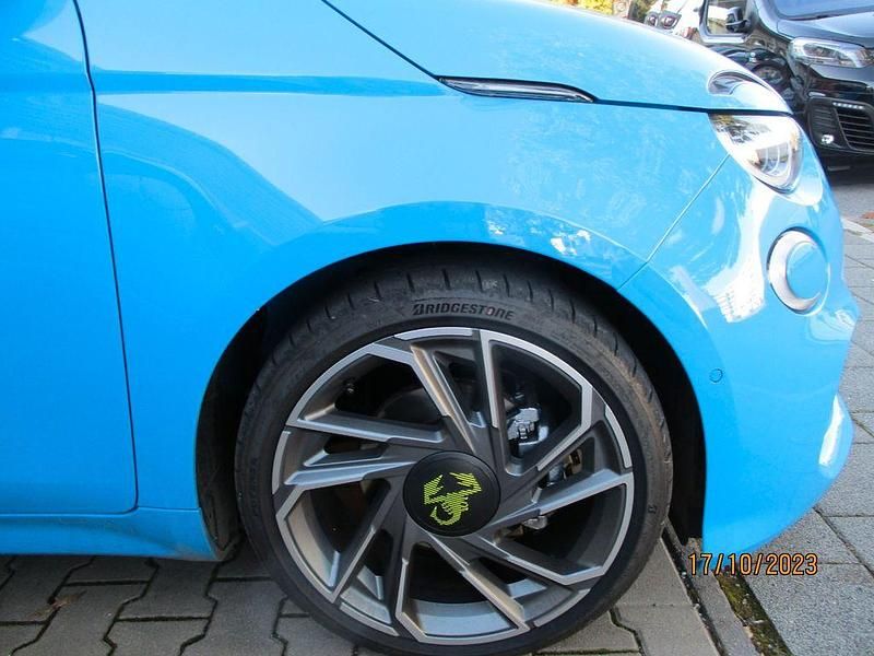 Blau Gebraucht 2023 Abarth 500C Scorpionissima Cabrio | 38.970 € (Teuer) - Bild 1/4