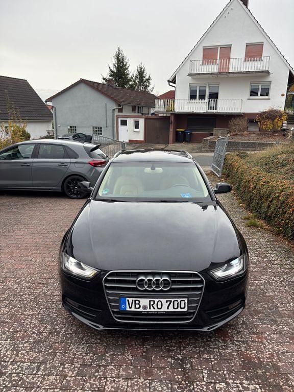Gebraucht Audi A4 170 PS (125 kW) 2012 Schwarz Kombi