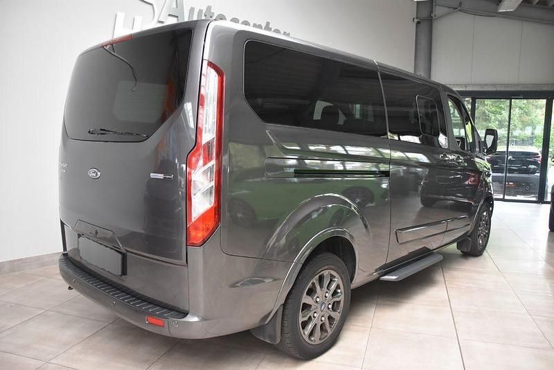 Gebraucht Ford Tourneo Custom Titanium X 185 PS (136 kW) 2022 Silber metallic Van