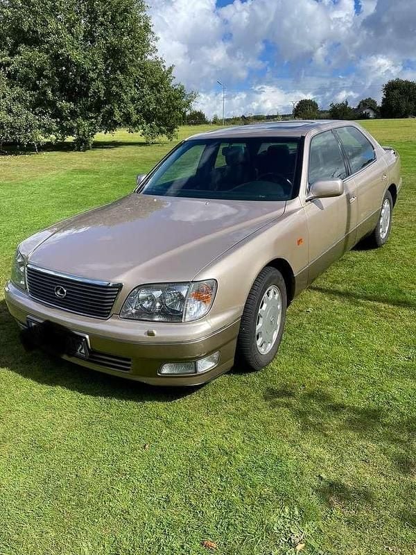 Gold Gebraucht 1998 Lexus LS430 Limousine | 8.751 € - Bild 1/4