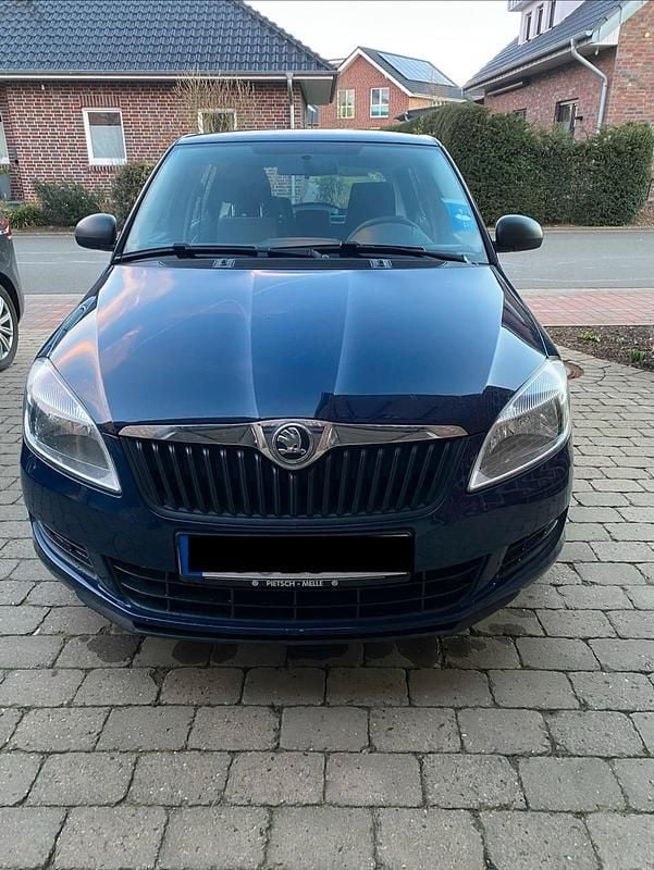 Gebraucht Skoda Fabia 60 PS (44 kW) 2013 Blau Kleinwagen