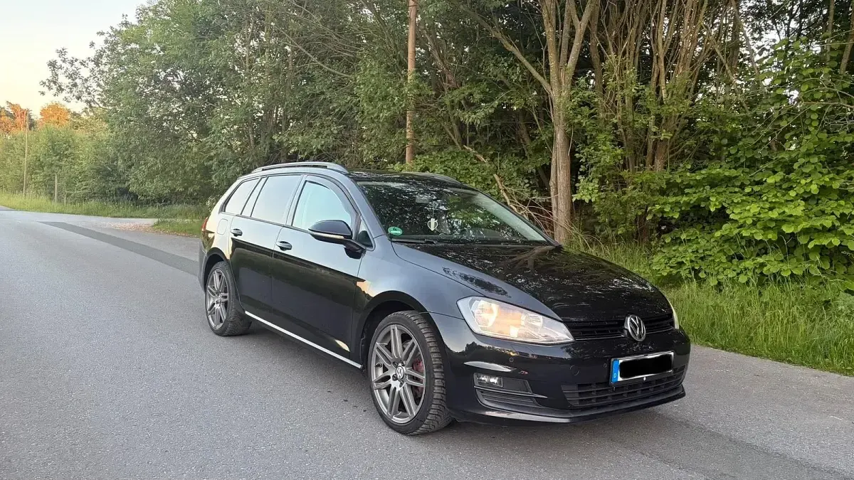 Gebraucht VW Golf VII 105 PS (77 kW) 2013 Schwarz Kombi