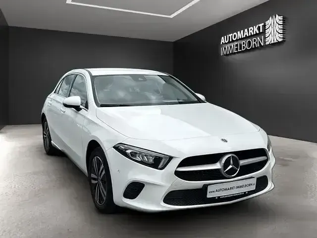 Gebraucht Mercedes A250 218 PS (160 kW) 2022 Weiß Limousine