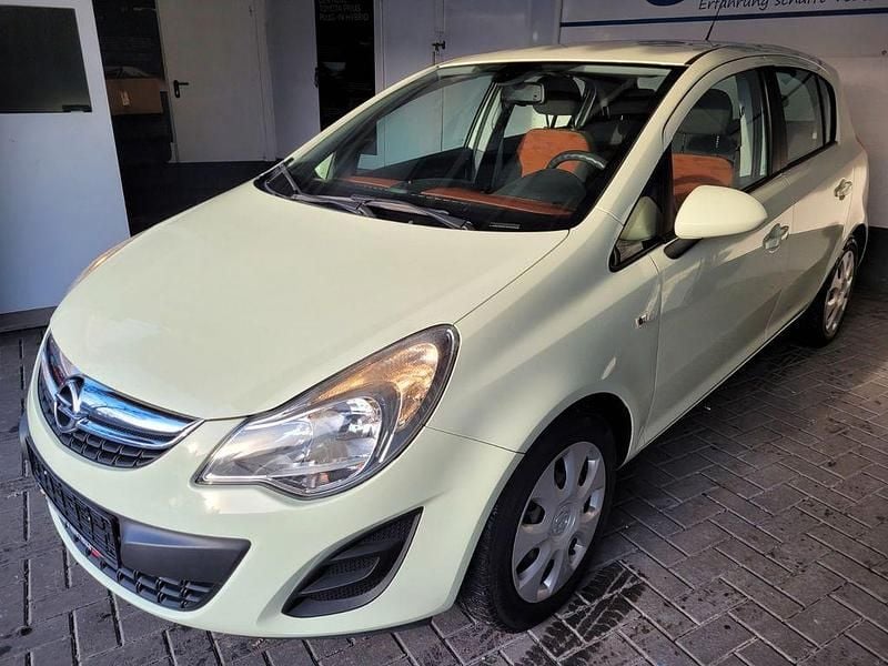 Gebraucht Opel Corsa Edition 69 PS (50 kW) 2012 Weiß Kleinwagen