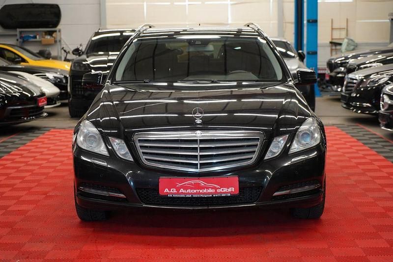Gebraucht Mercedes E220 170 PS (125 kW) 2010 Schwarz Limousine