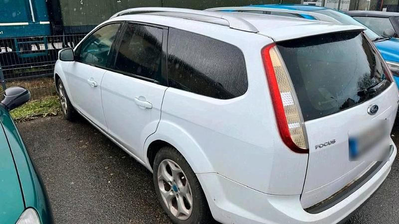 Second-hand Ford Focus 109 CP (80 kW) 2010 Alb Break