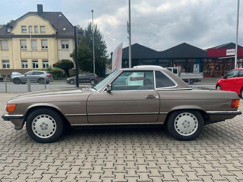 Gebraucht Mercedes 560 231 PS (169 kW) 1987 Braun Cabrio