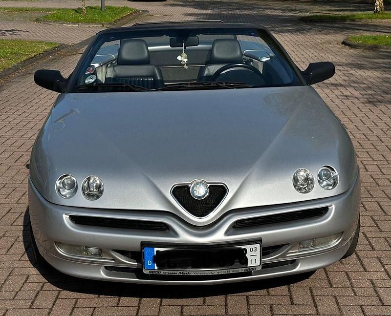 Gebraucht Alfa Romeo Spider 150 PS (110 kW) 2001 Silber Cabrio