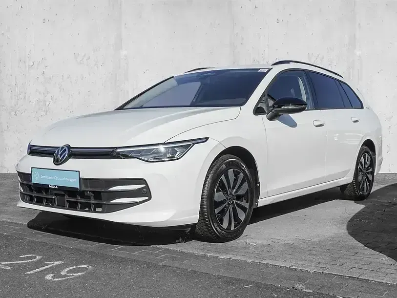 Gebraucht VW Golf VIII Goal 150 PS (110 kW) 2025 Pure white Kombi