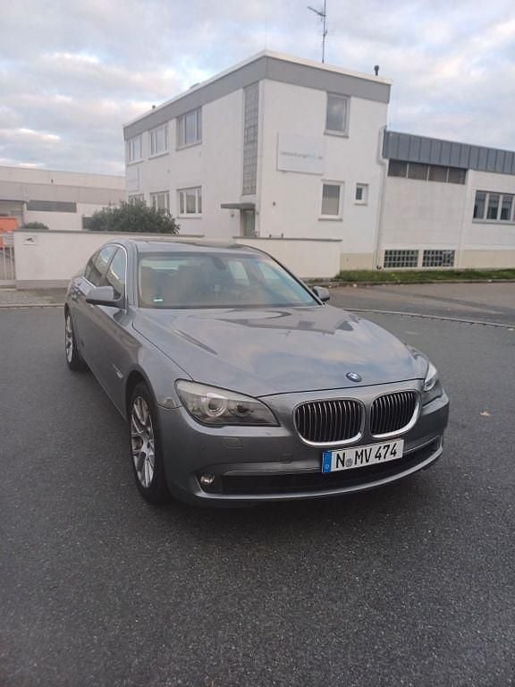 Gebraucht BMW 730 245 PS (180 kW) 2010 Grau Limousine
