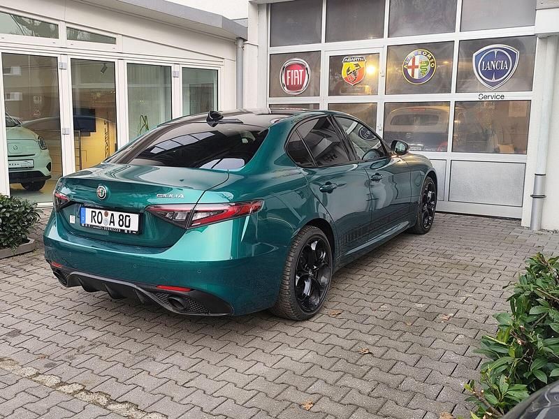 Gebraucht Alfa Romeo Giulia 280 PS (205 kW) 2025 Grün (verde montreal) Limousine