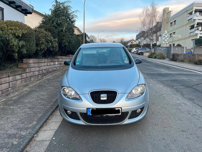 Silber Gebraucht 2008 Seat Altea Van / Kleinbus | 3.999 € (Fairer Preis) - Bild 1/4