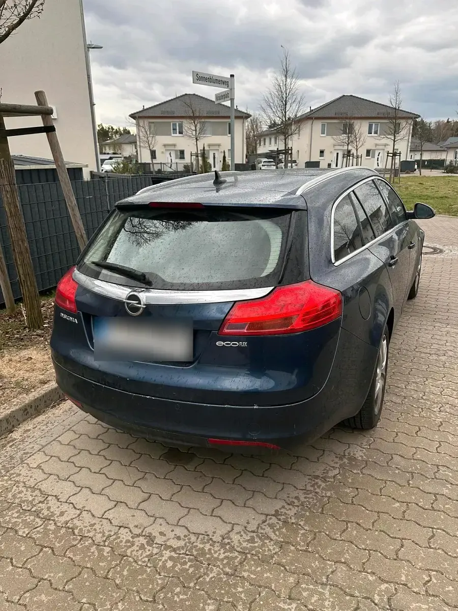 Gebraucht Opel Insignia 131 PS (96 kW) 2012 Blau Kombi