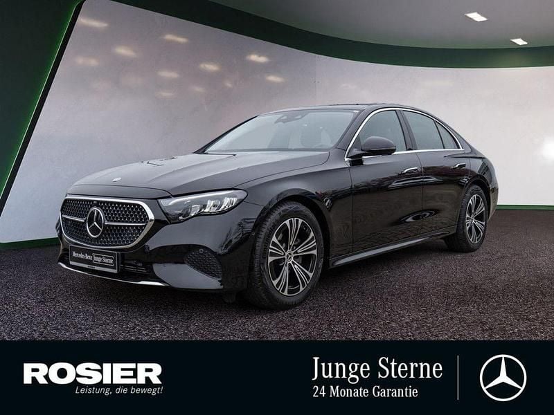Schwarz / obsidianschwarz (metallic) Gebraucht 2023 Mercedes E200 Avantgarde Limousine | 45.490 € (Guter Preis) - Bild 1/4