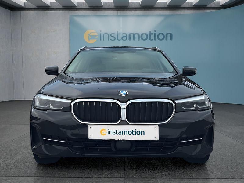 Gebraucht BMW 520 184 PS (135 kW) 2022 Schwarz Kombi