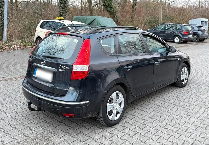 Gebraucht Hyundai i30 Comfort 109 PS (80 kW) 2009 Schwarz Kombi