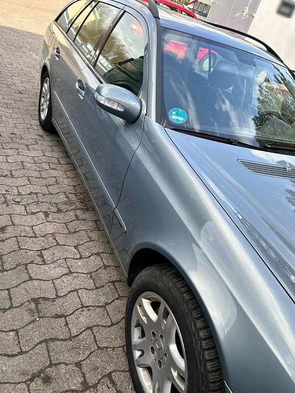 Gebraucht Mercedes E280 177 PS (130 kW) 2004 Grau Kombi