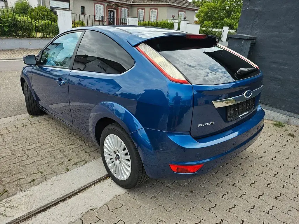 Gebraucht Ford Focus Style 101 PS (74 kW) 2009 Blau Limousine