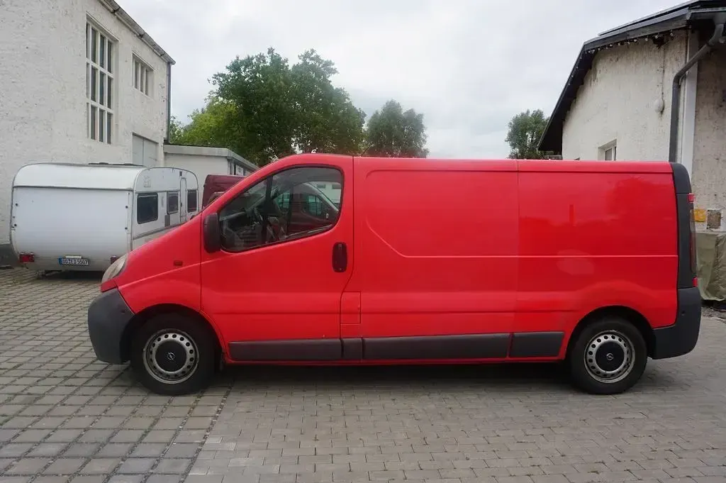 Gebraucht Opel Vivaro 101 PS (74 kW) 2003 Rot Van / Kleinbus