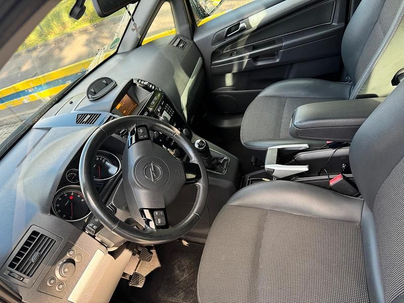 Gebraucht Opel Zafira 140 PS (102 kW) 2010 Van / Kleinbus