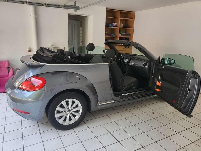 Gebraucht VW Beetle Cabriolet Allstar 150 PS (110 kW) 2016 Grau Cabrio