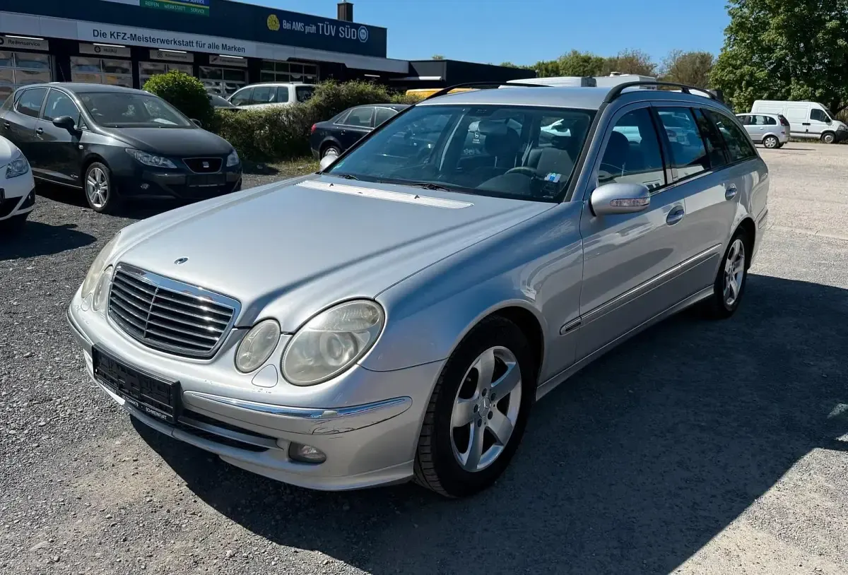 Gebraucht Mercedes E270 Avantgarde 177 PS (130 kW) 2005 Silber Kombi