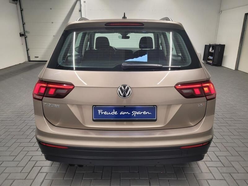 Gebraucht VW Tiguan 125 PS (91 kW) 2017 Beige (titaniumbeigemet.) SUV