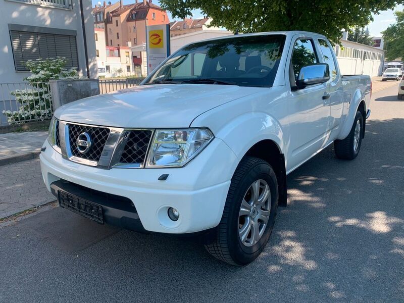 Weiß Gebraucht 2008 Nissan Navara Abholung | 6.999 € - Bild 1/4
