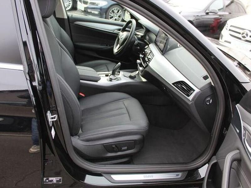 Gebraucht BMW 530 Performance 286 PS (210 kW) 2023 Schwarz ii Kombi