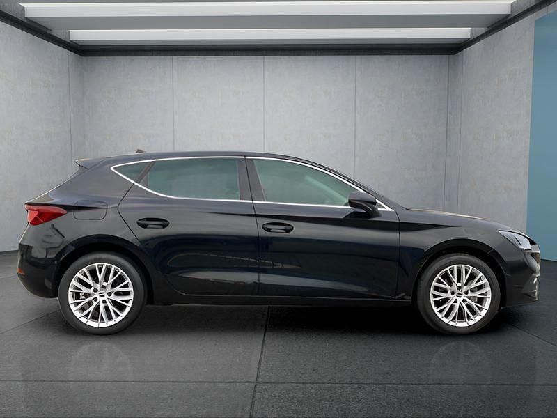 Second-hand Seat Leon 110 CP (80 kW) 2022 Negru Hatchback