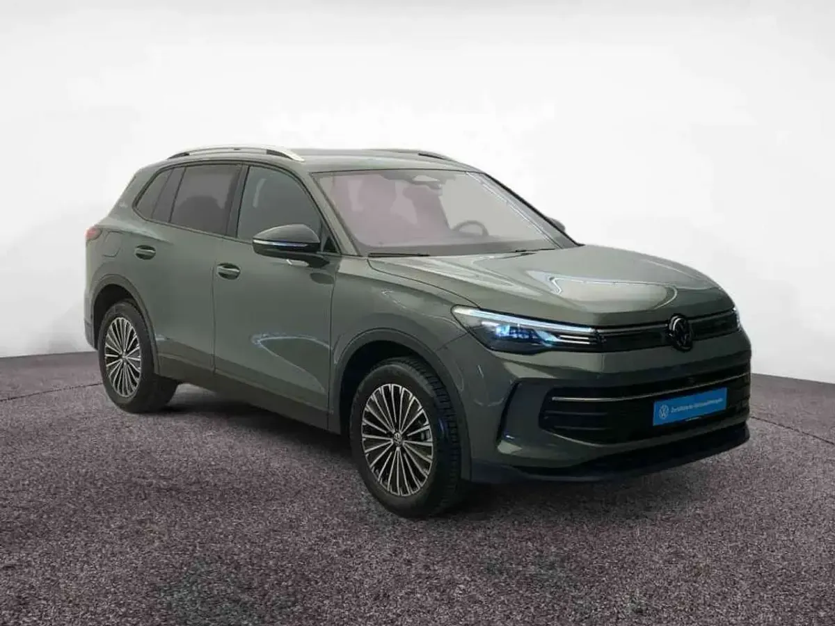 Gebraucht VW Tiguan Goal 204 PS (150 kW) 2025 Cipressinogrün metallic SUV