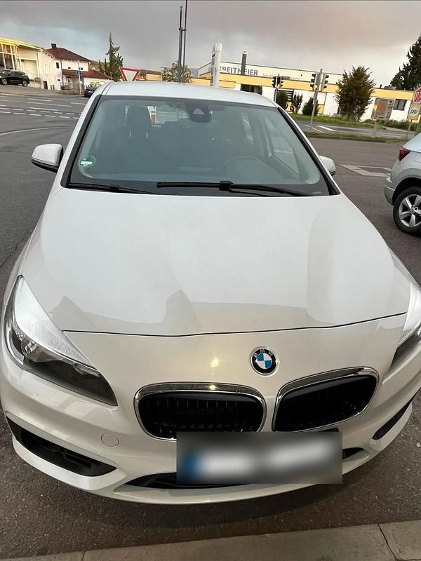 Gebraucht BMW 220 Active Tourer 192 PS (141 kW) 2018 Weiß Van / Kleinbus