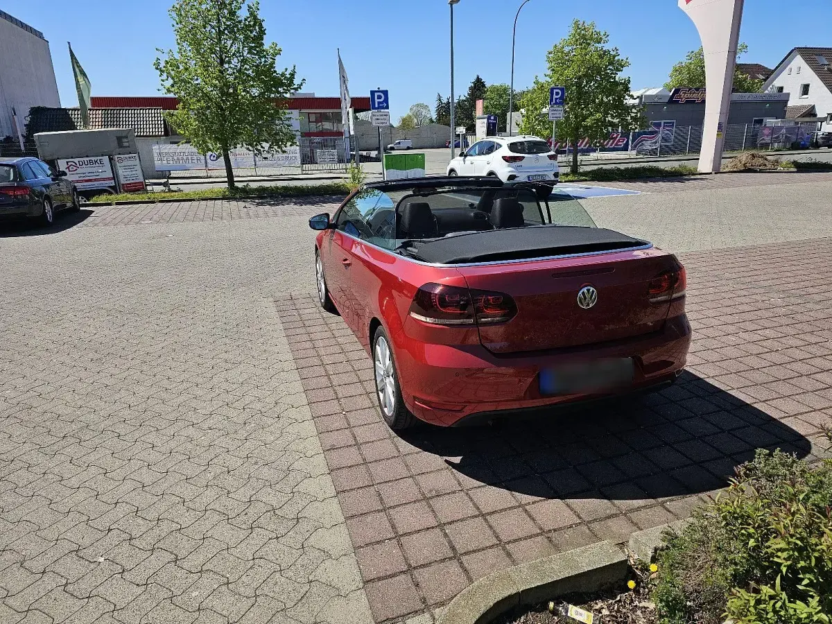 Gebraucht VW Golf Cabriolet 105 PS (77 kW) 2011 Rot Cabrio